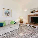 Lo Pozzo, Villa