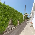Vila Lo Pozzo, *