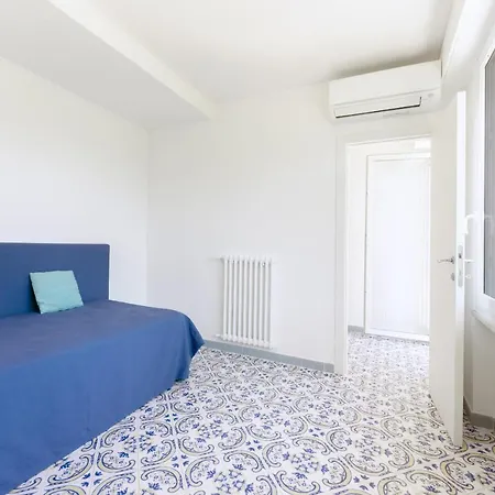 Villa Lo Pozzo, *
