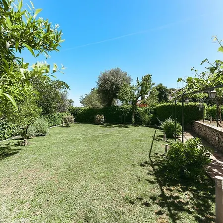 Lo Pozzo, Villa *
